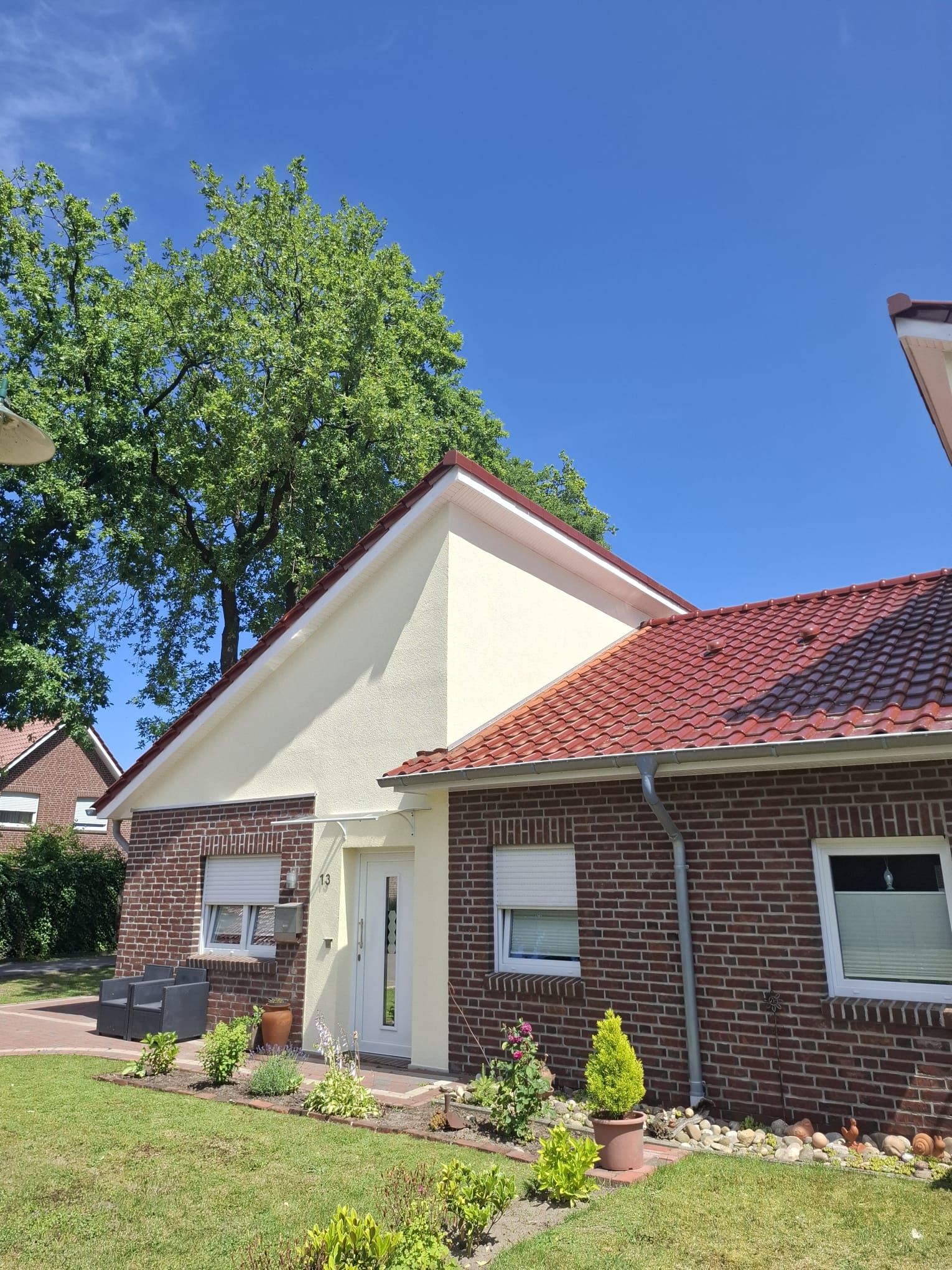 Nachher — frisch gestaltete Fassade